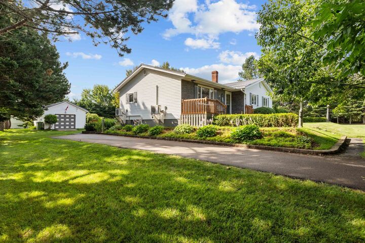 Property Photo: 82 Gulfview Crescent PE C0A 1X0