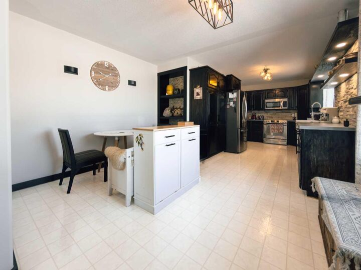 Property Photo:  232 Range Road 930036  AB T0H 2M0 