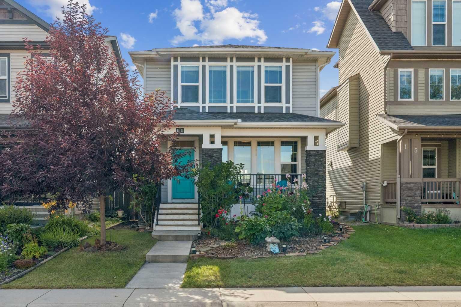 Property Photo:  11 Legacy Crescent SE  AB T2X 0W5 