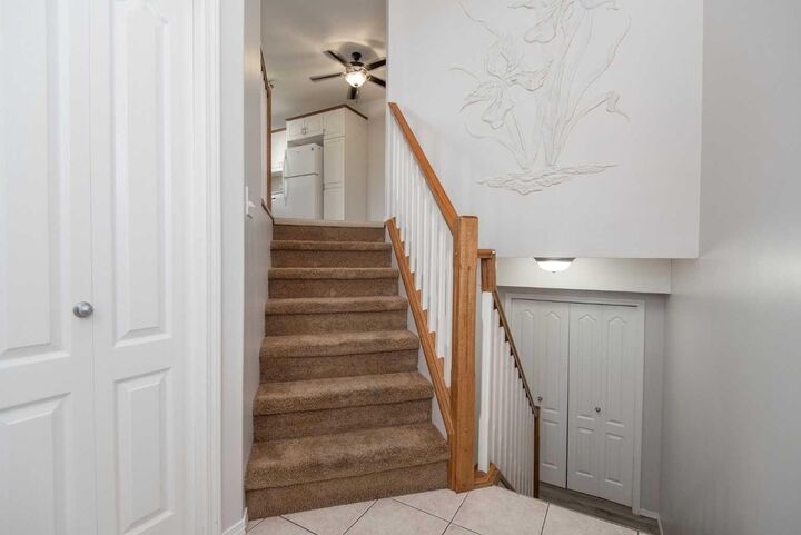 Property Photo: 4626 44 Street 5 AB T4S 1W7