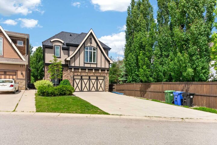Property Photo: 244 Mahogany Bay SE AB T3M 0Y1