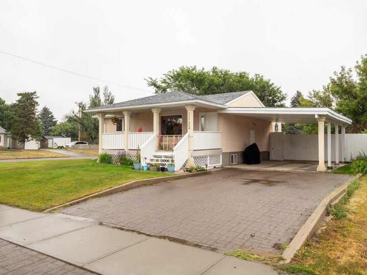 Property Photo:  5723 54 St  AB T1G 1K9 