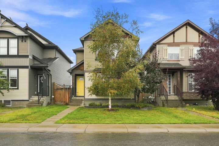 Property Photo:  106 Autumn Crescent SE  AB T3M 0P5 