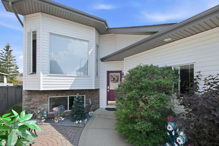 Property Photo: 98 Duval Crescent AB T4R 2Z2