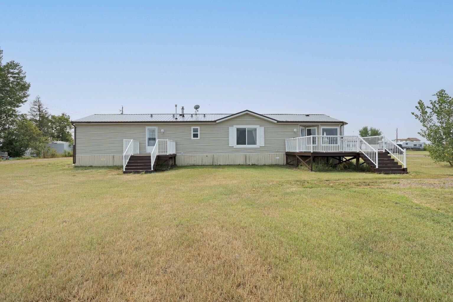 Property Photo: 109 Sligo Street AB T0J 2K0