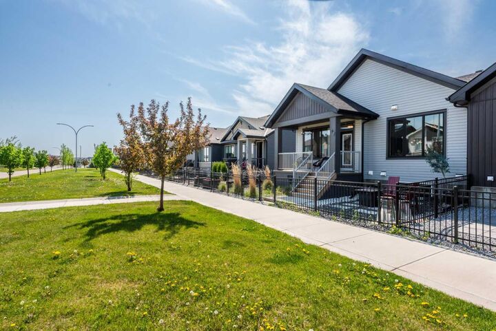 Property Photo:  47 Walgrove Park SE  AB T2X 4N9 