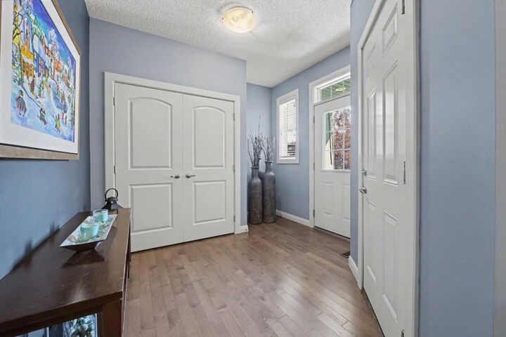 Property Photo:  59 Evanswood Circle NW  AB T3P 0K2 