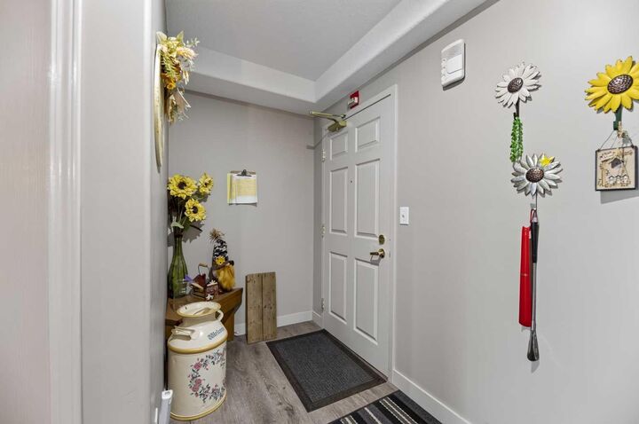 Property Photo: 4514 54 Avenue 404 AB T4H 1W5