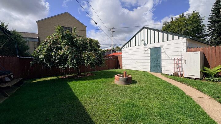 Property Photo:  718 10 Street  AB T9W 1E2 