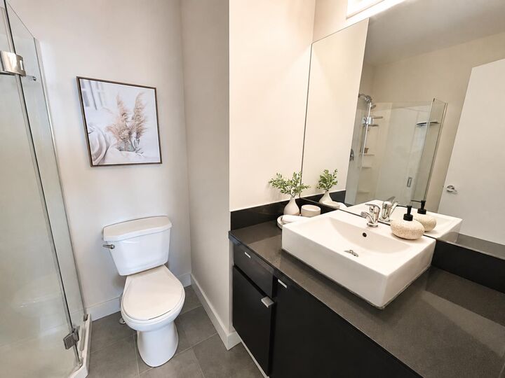 Property Photo:  2807 29 Street SW  AB T3E 2K7 