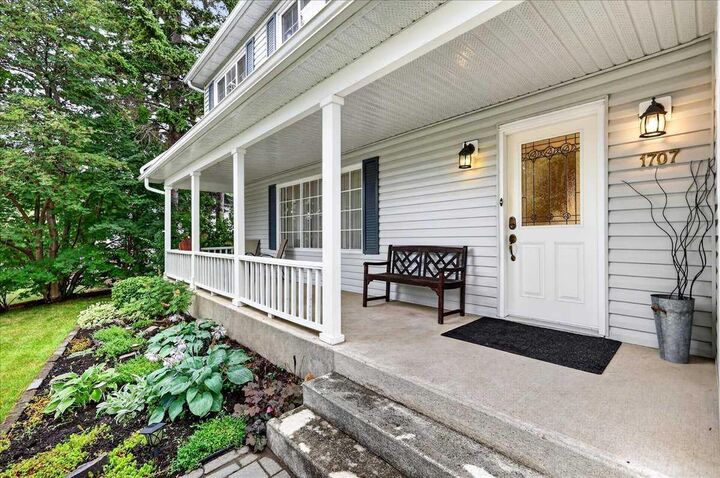 Property Photo: 1707 107 Avenue SW AB T2W 0C3