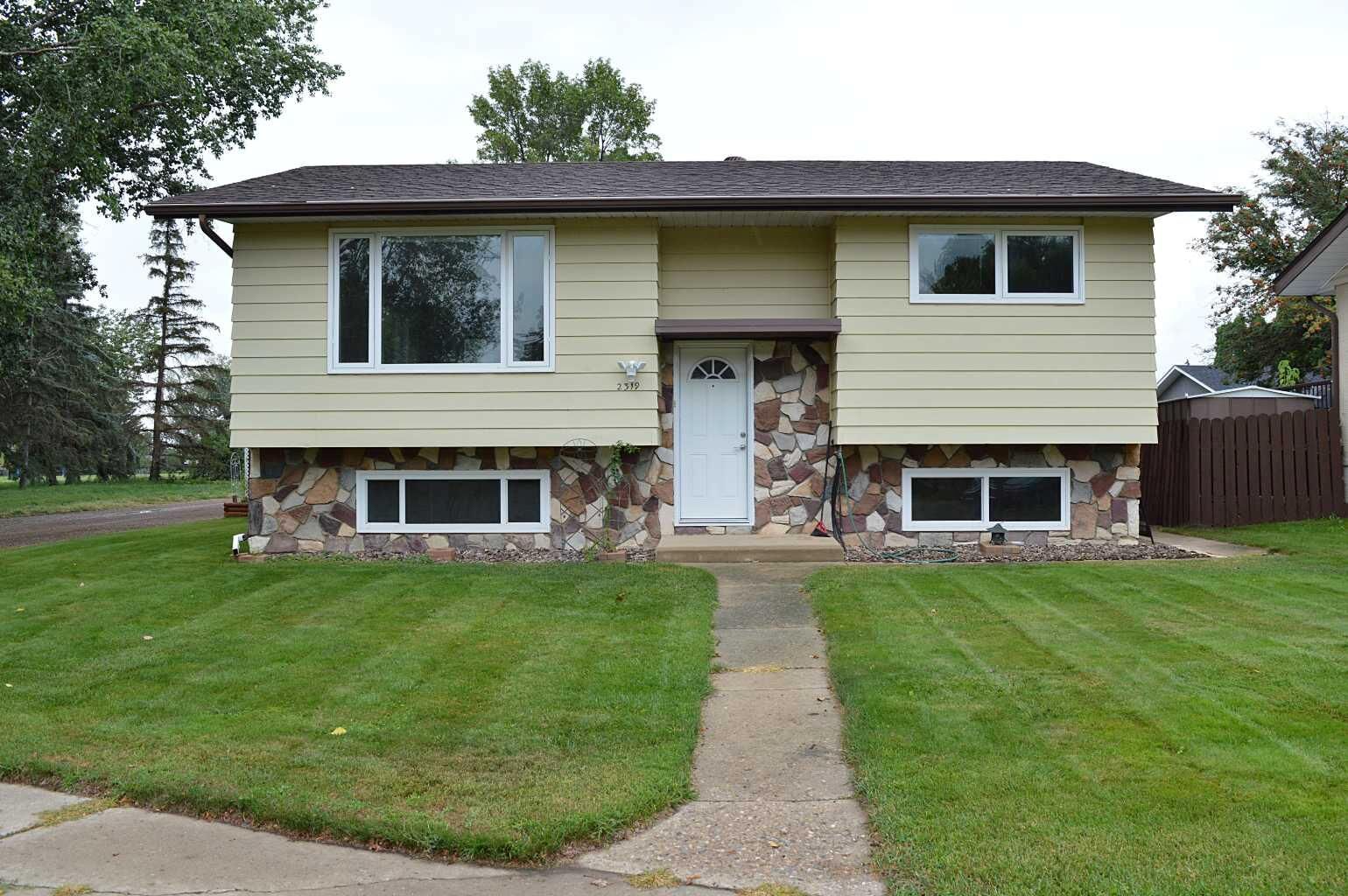 Property Photo: 2319 Porter Place SE AB T1B 1E4
