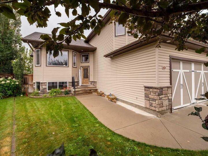 Property Photo: 532 Margaret Sutherland Crescent N AB T1H 5R6