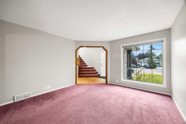 Property Photo: 256 Harvest Glen Place NE AB T3K 4J1