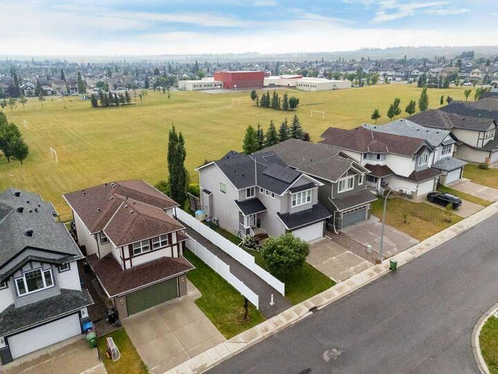 Property Photo:  69 Everhollow Avenue SW  AB T2Y 0A9 
