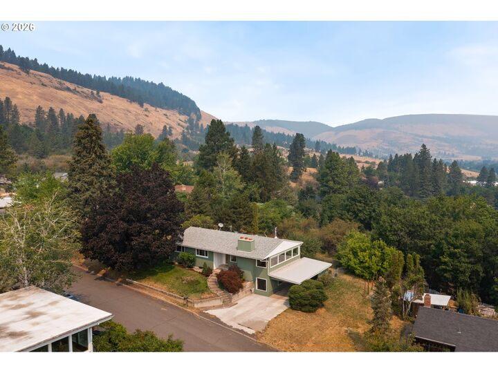 Property Photo:  205 Main Ave  OR 97850 