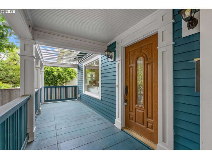 Property Photo: 4115 SE Yamhill St OR 97214
