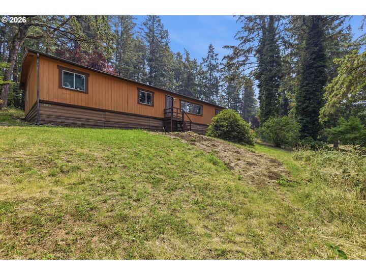 Property Photo:  6945 NE Duniway Rd  OR 97114 