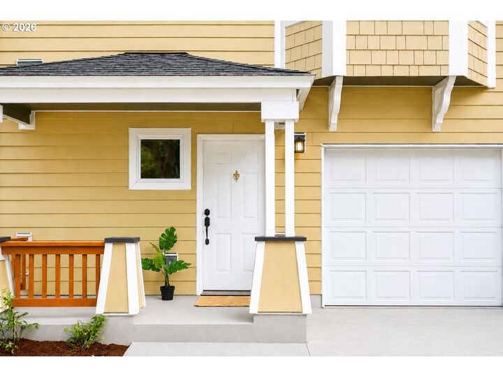 Property Photo:  550 NE Knott St  OR 97212 