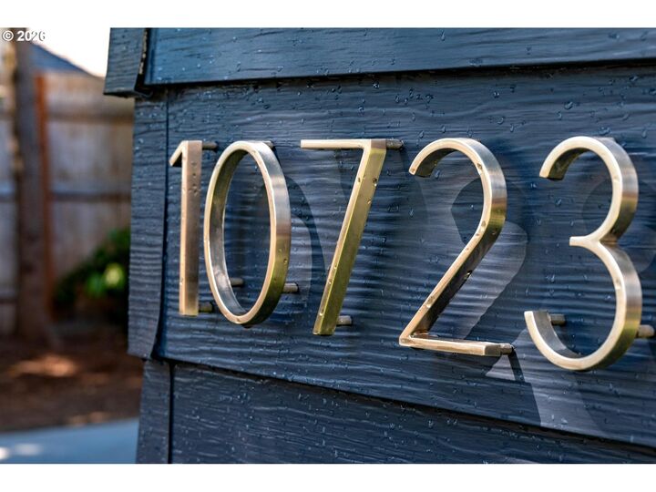 Property Photo: 10723 NE Fremont St OR 97220