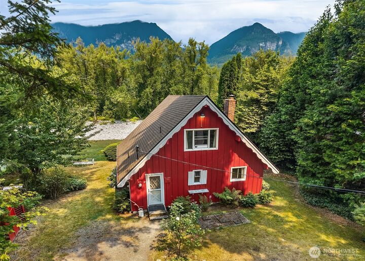 Property Photo: 18005 433rd Avenue SE WA 98251