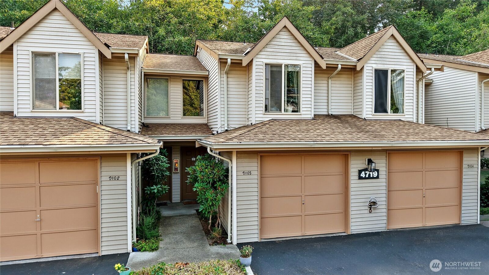 Property Photo: 4719 NW Walgren Drive D-103 WA 98383