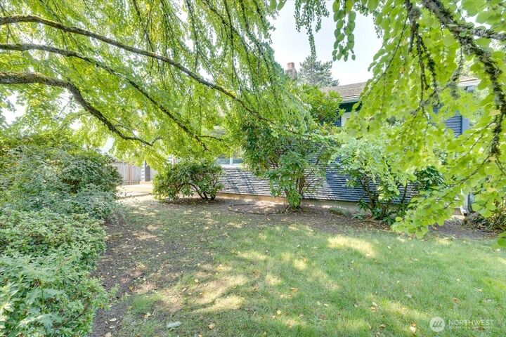 Property Photo:  15829  26th Avenue NE  WA 98155 