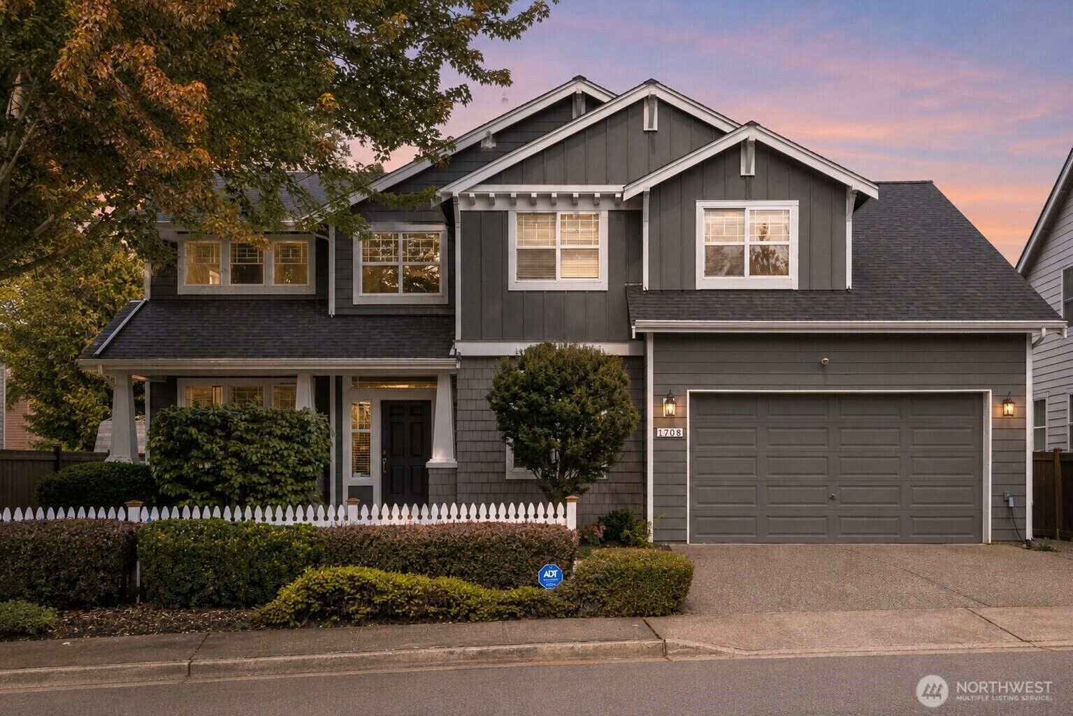 Property Photo:  1708 NE 26th Place  WA 98056 