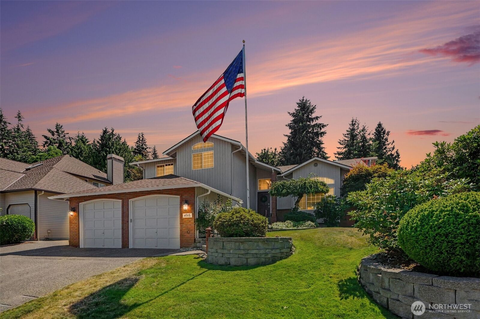 Property Photo: 4916 123rd Street SE WA 98208