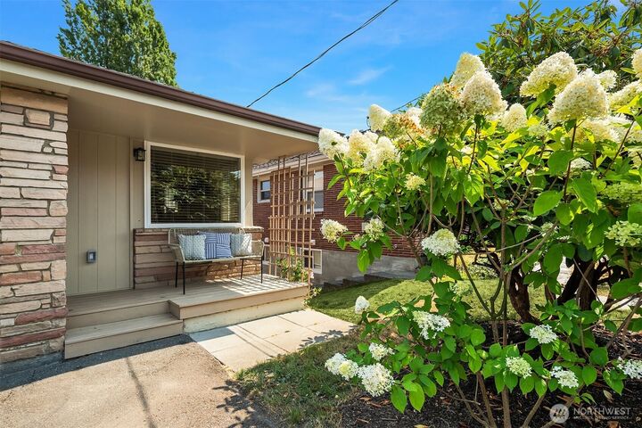 Property Photo: 10022 11th Avenue NW WA 98177