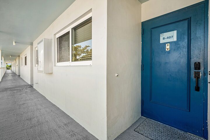 Property Photo:  621 E Woolbright Road B407  FL 33435 