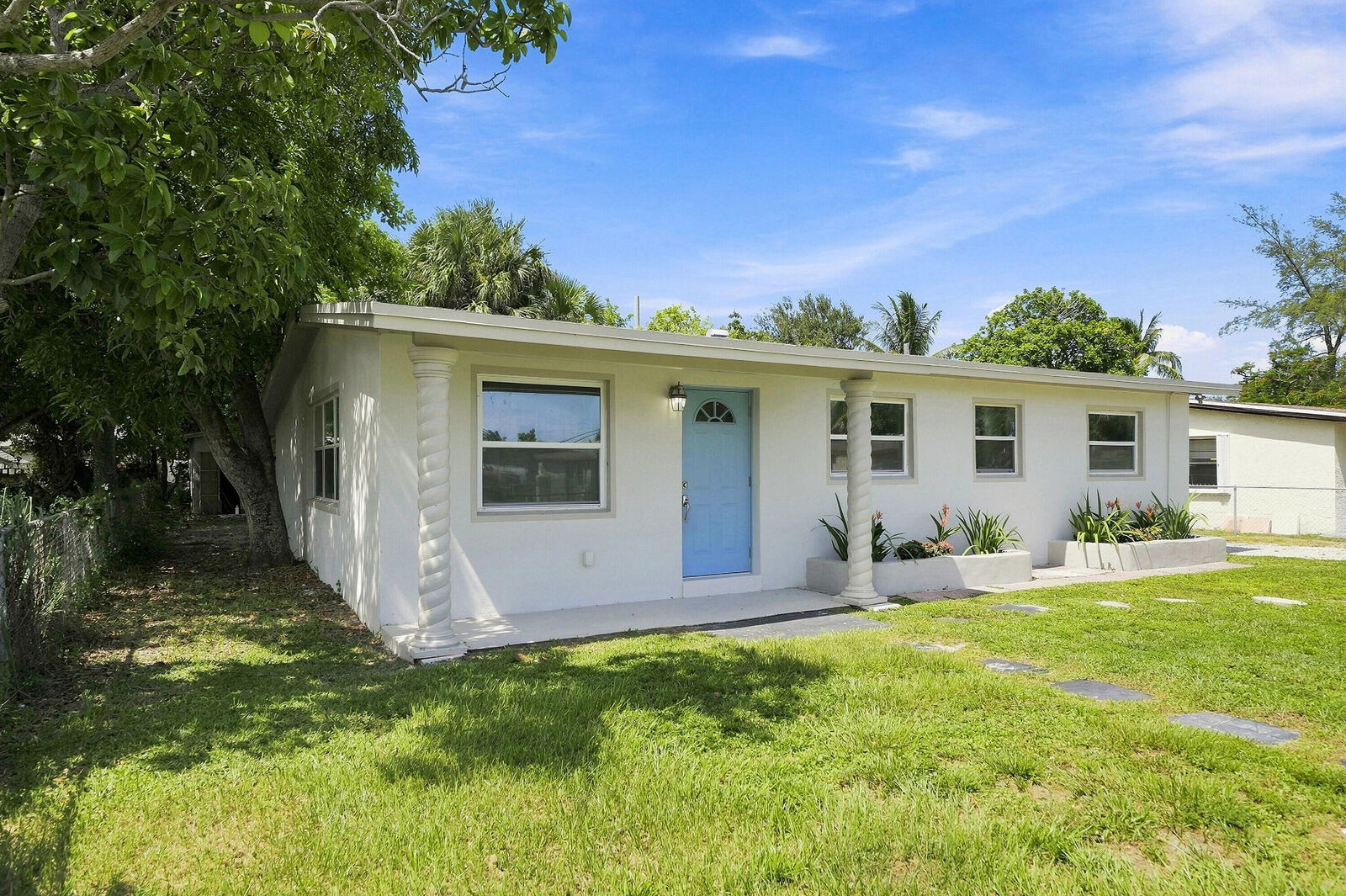 Property Photo: 1629 NW 15th Court FL 33311