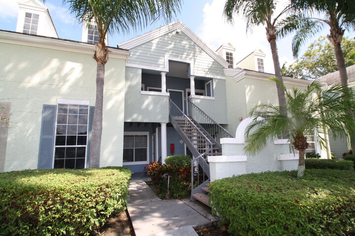 Property Photo:  1000 Crystal Way F  FL 33444 