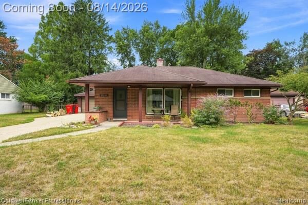 Property Photo:  25261 Kildare Street  MI 48033 