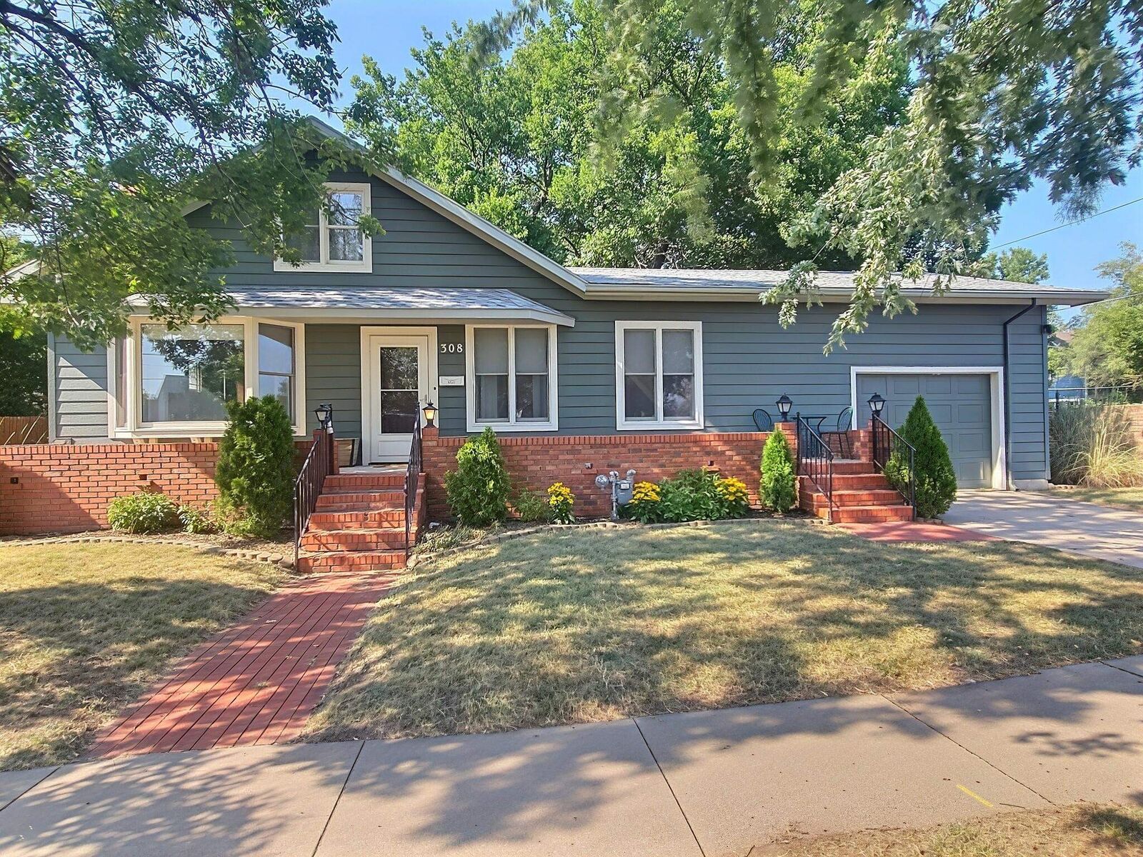 Property Photo:  308 SE 2nd St  KS 67114 