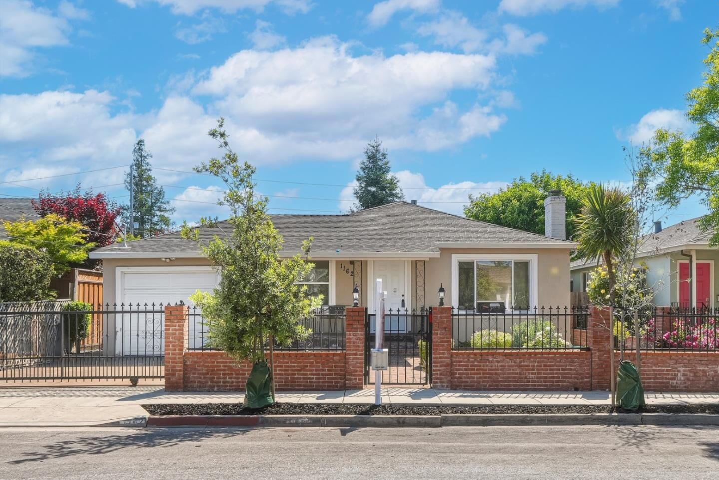 Property Photo: 1162 Oliver Street CA 94061