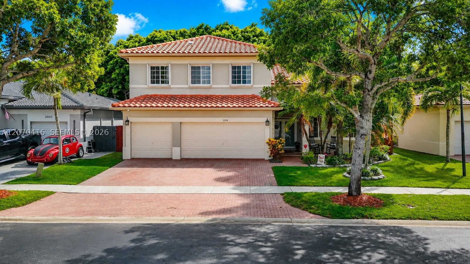 Property Photo:  2006 NE 38th Rd  FL 33033 