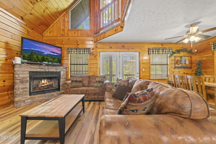 Property Photo: 1656 Racoon Den Way TN 37862