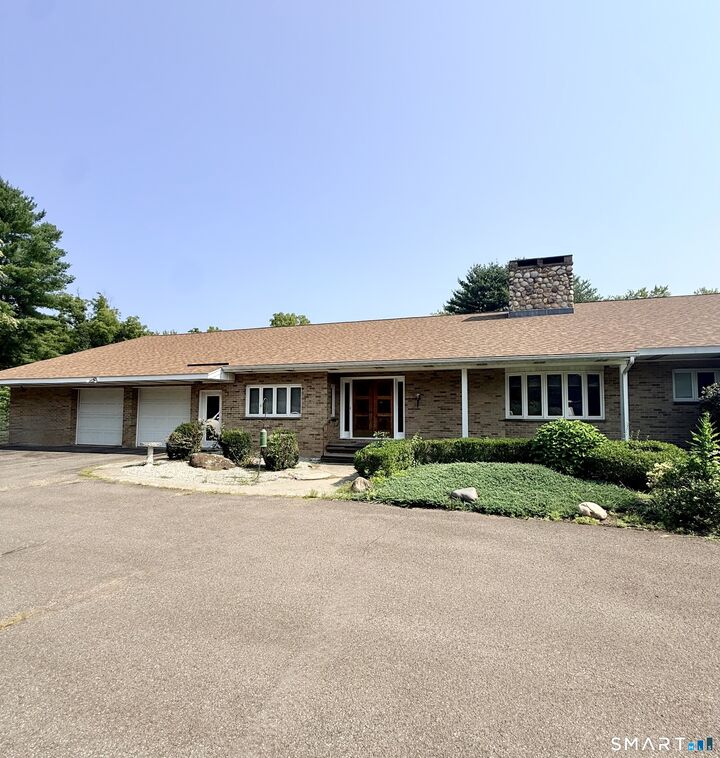 Property Photo:  307 North Road  CT 06016 