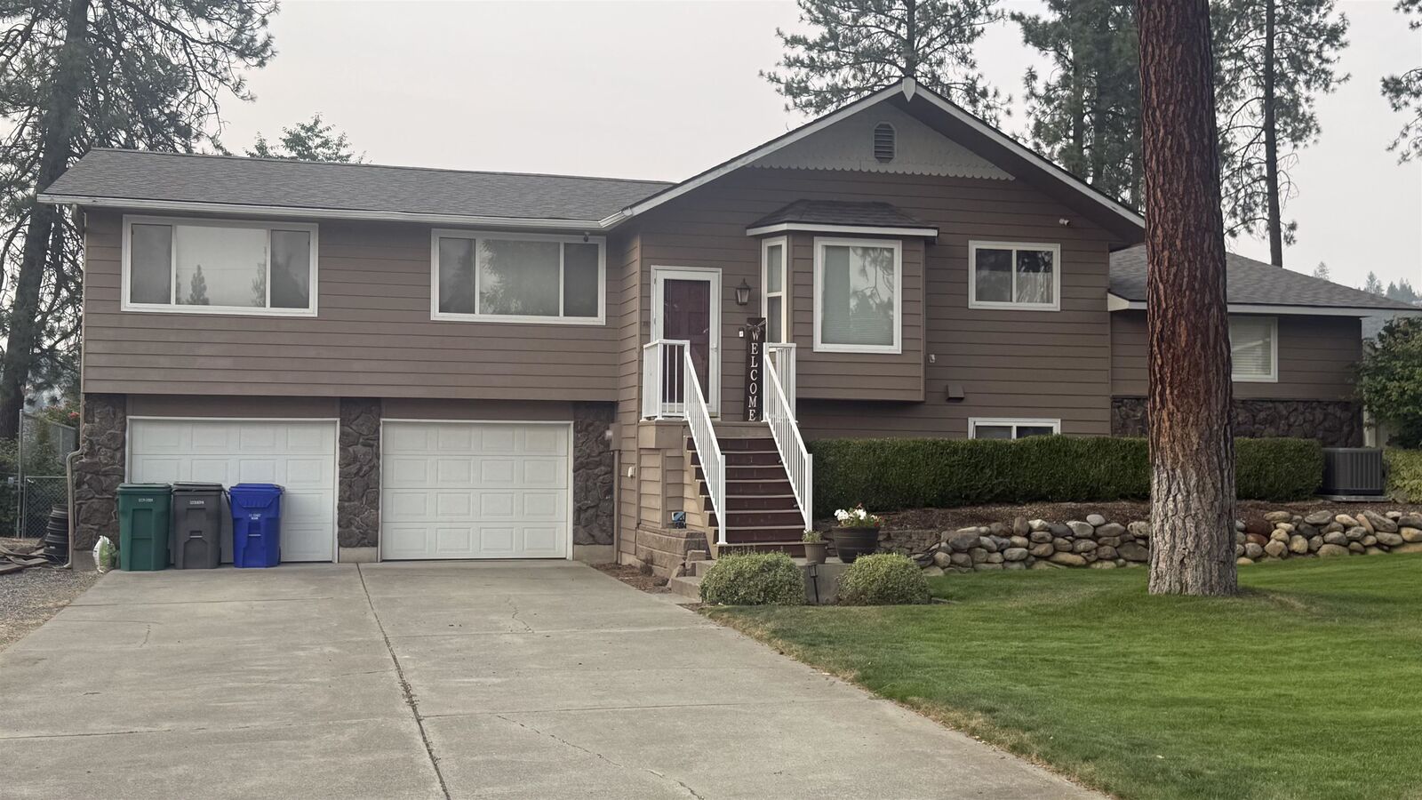 Property Photo: 6912 W Johannsen Ave WA 99026
