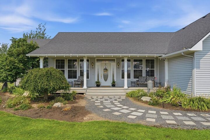 Property Photo: 20202 W Indiana Ln WA 99022