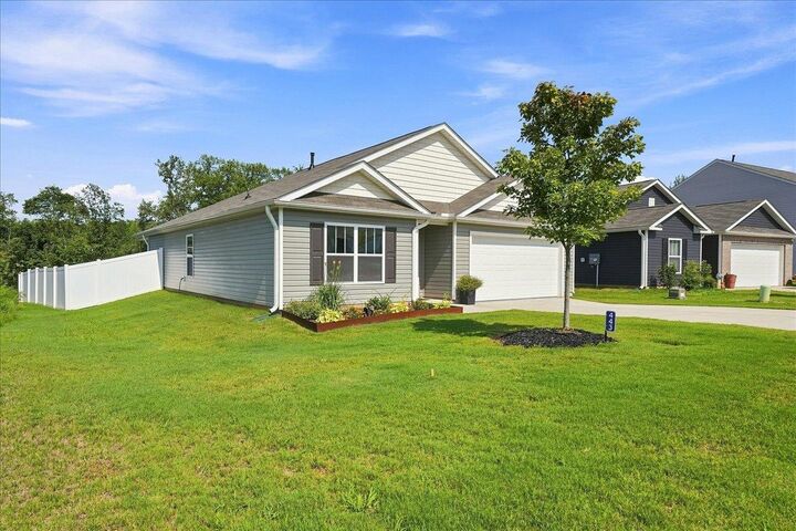 Property Photo: 443 Valencia Circle SC 29385