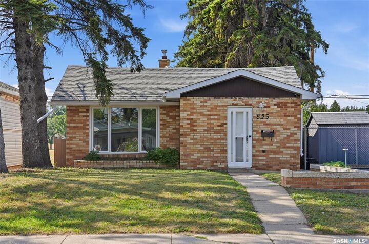 825 L Avenue N — photo 1