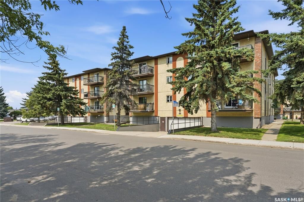 Property Photo:  3140 Louise Street 308  SK S7J 3L8 