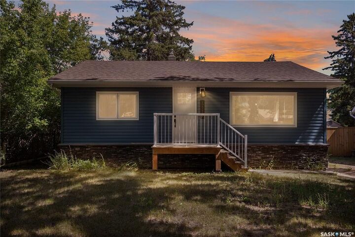 Property Photo:  1119 Elgin Avenue  SK S6H 4G9 