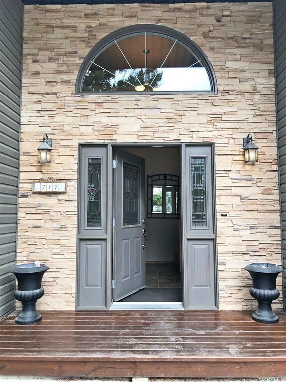 Property Photo: 717 3rd Avenue W SK S9X 1A5