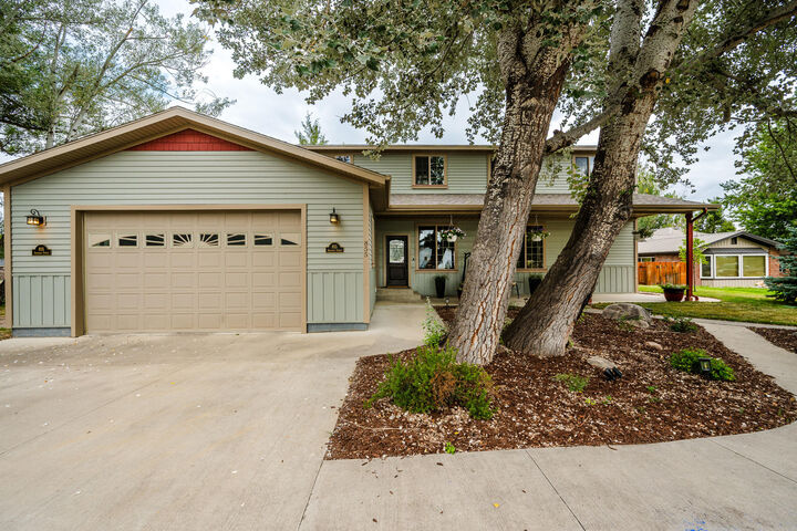 Property Photo:  855 Absaraka Street  WY 82801 