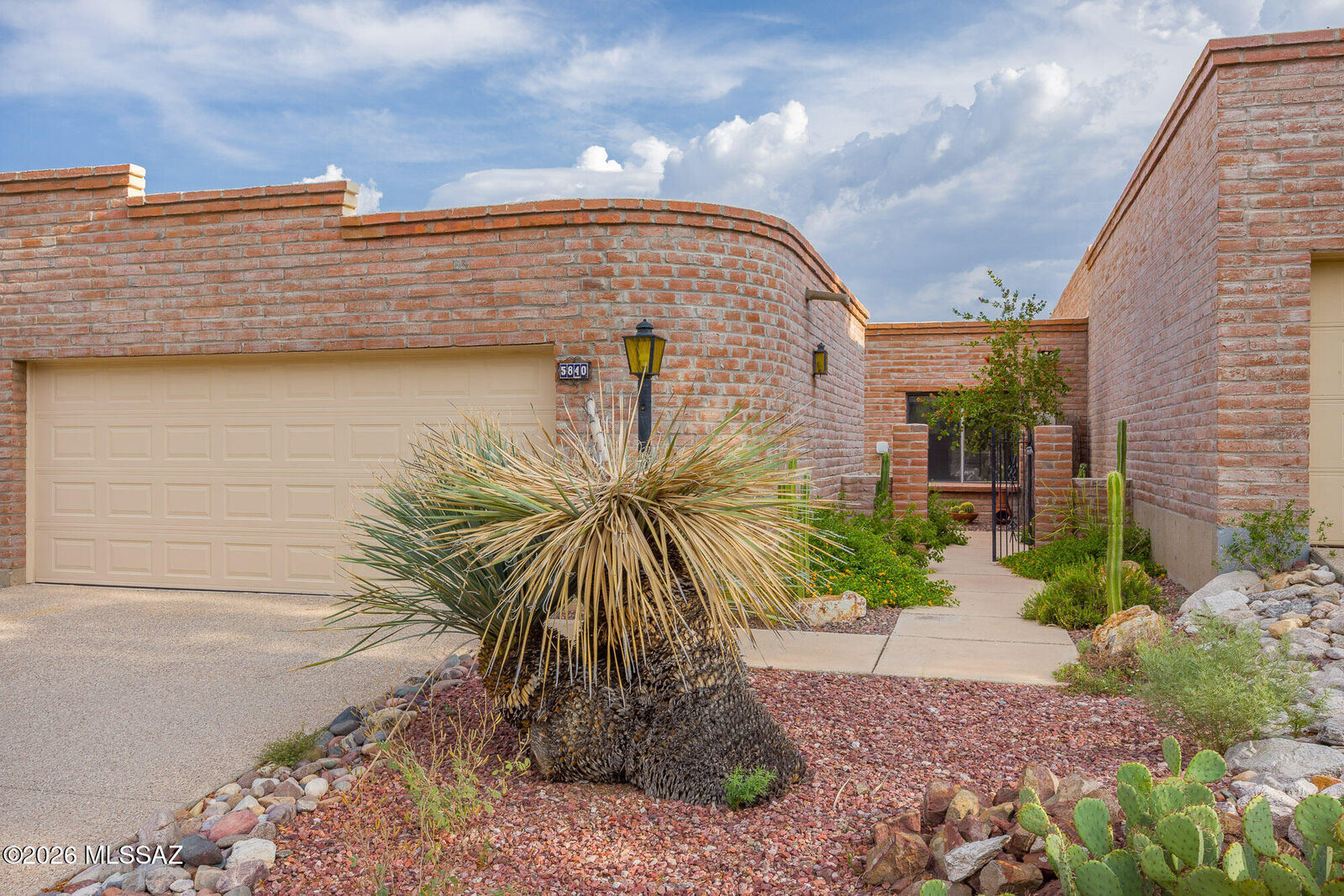 Property Photo: 5840 Hohokam Trail AZ 85750