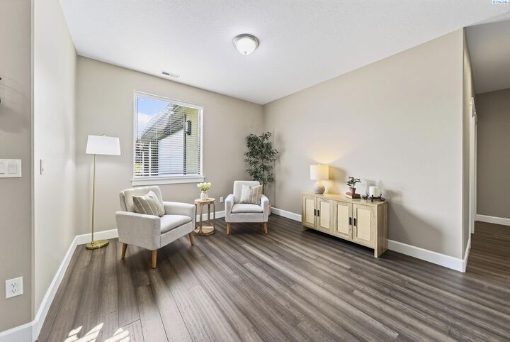 Property Photo:  6018 Cotswold Lane  WA 99301 