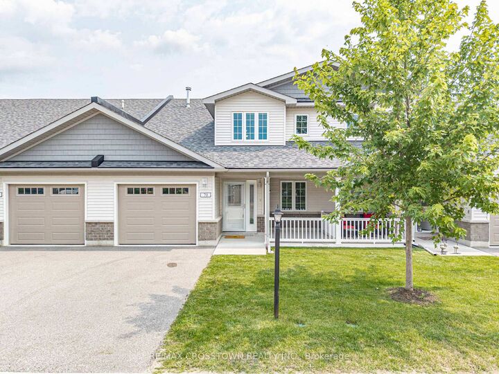70 Ivy Crescent — photo 1